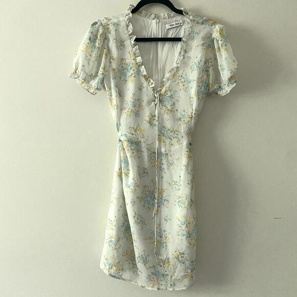 With Jean White Puff Sleeve V-Neck Sundress - Picture 4 of 9